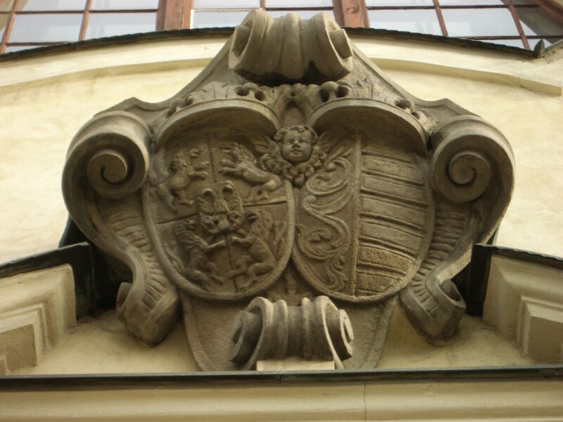 ../upload.wikimedia.org/wikipedia/commons/b/b8/Praha_Elisabethinerinnen_Wappen.jpg